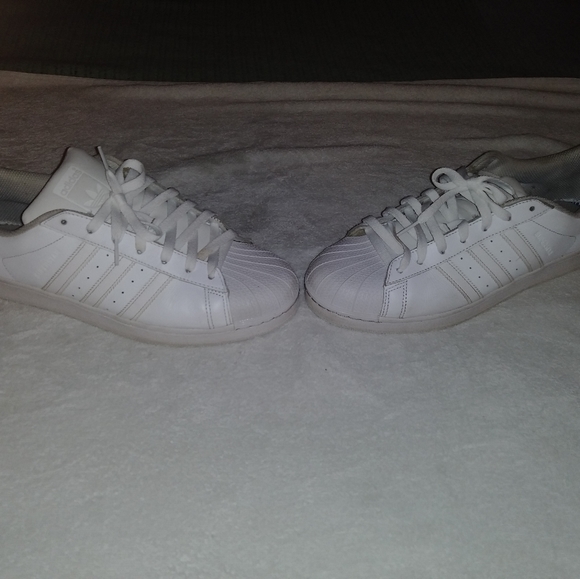 Shoes - Picture 2 of 6